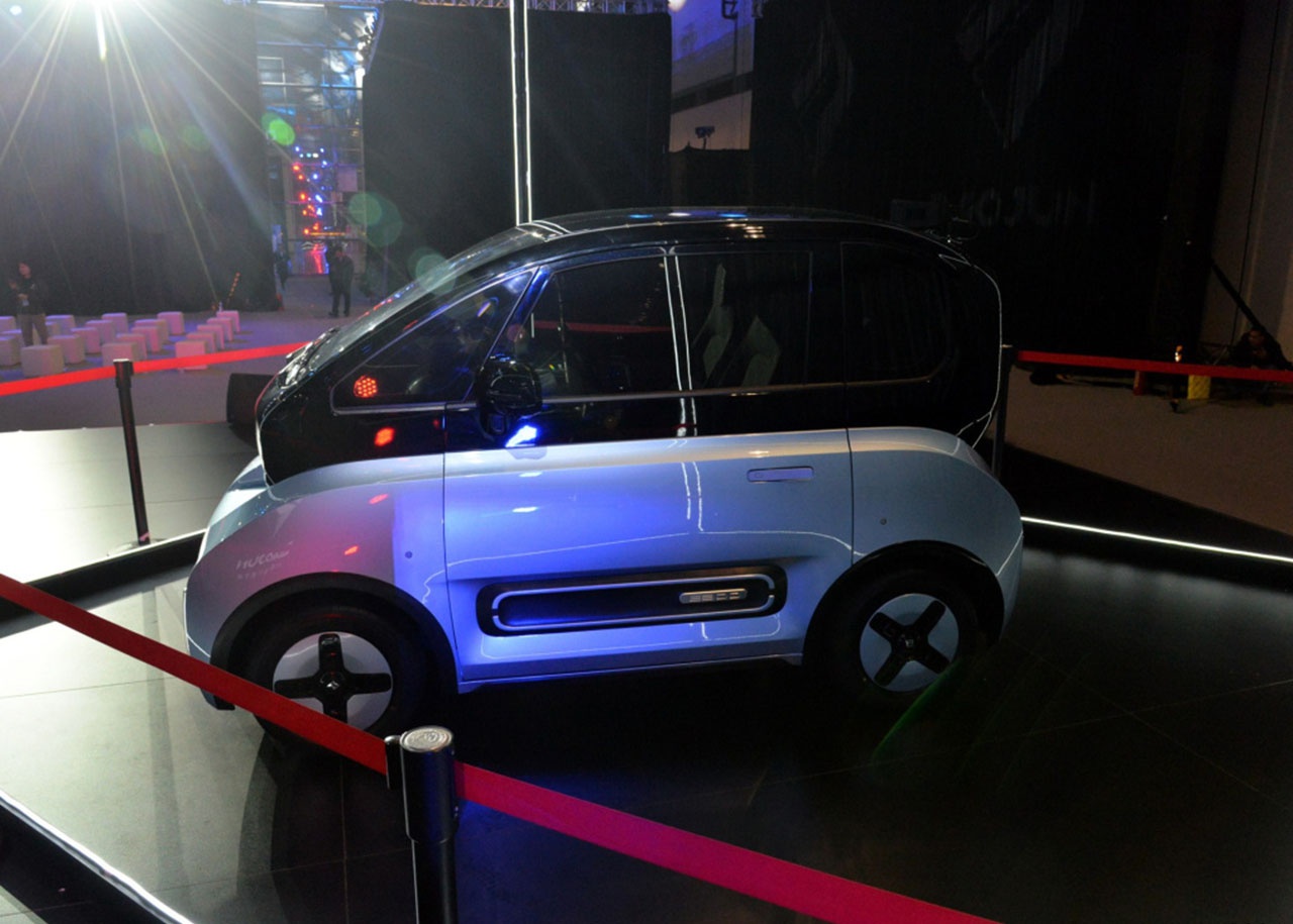 改进五菱的审美续航305km648万起的新宝骏e300