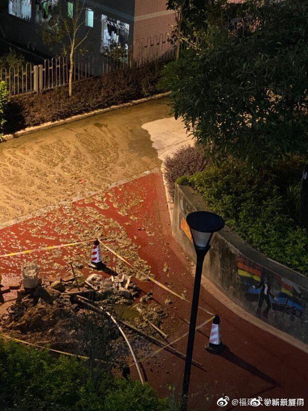 福建工程学院化粪池炸啦 网友:有那味了