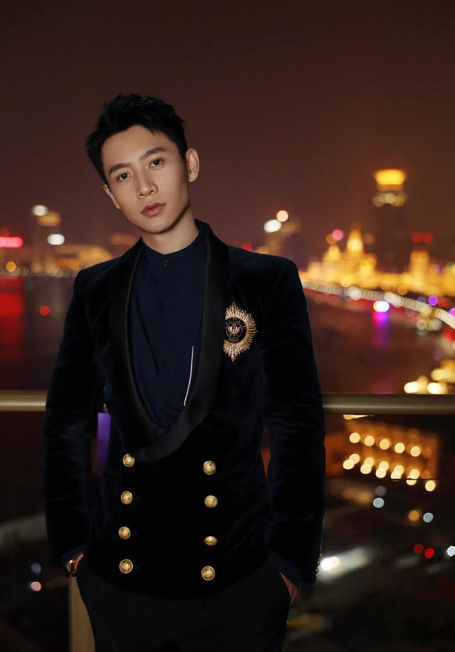 33岁魏晨秀健身照从清秀小生到硬汉猛男他是怎么做到的