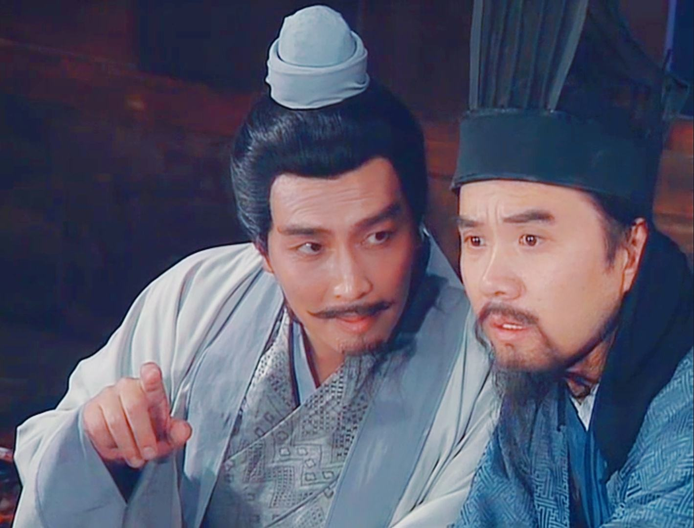 老版三国诸葛亮和鲁肃剧照