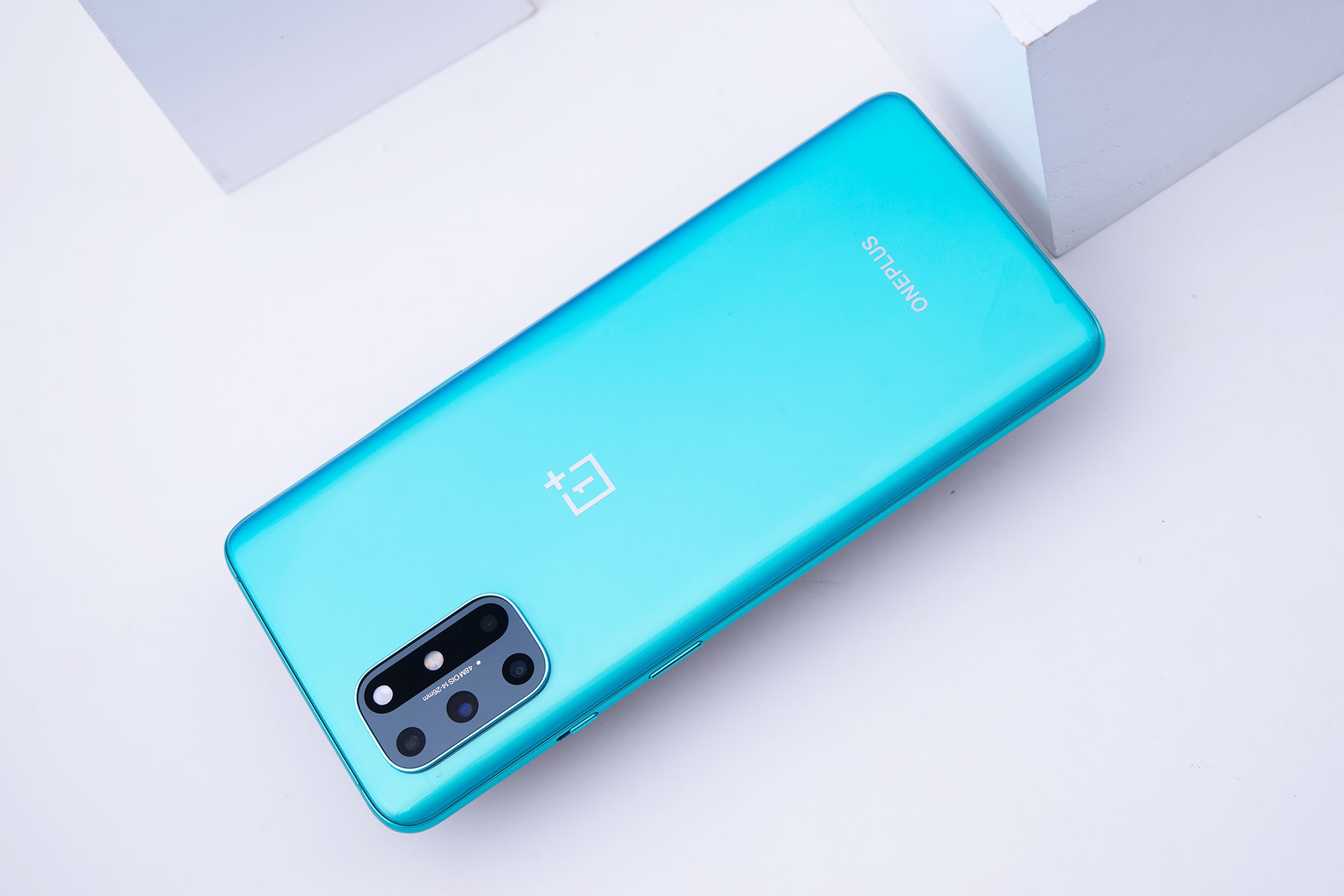 一加8t图赏:188g重量手感从来不将就