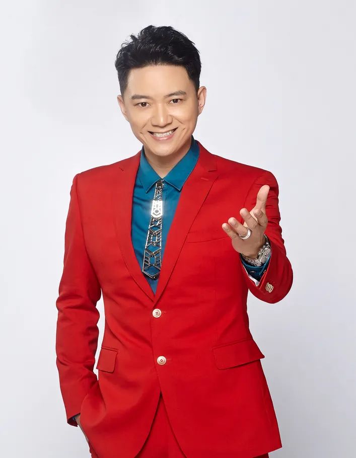 没错,那个爱吃爱策的李鑫又来给各位老铁解锁更多新鲜热点,了解更多趣