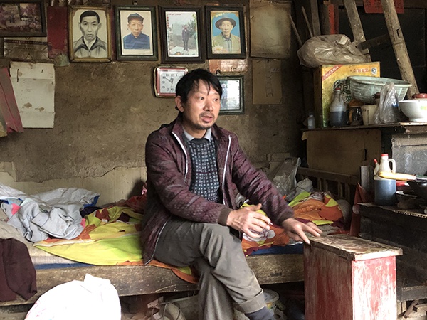 案发后前往派出所报警的向明钱的堂哥