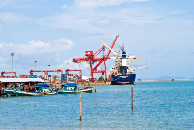 图为柬埔寨港口