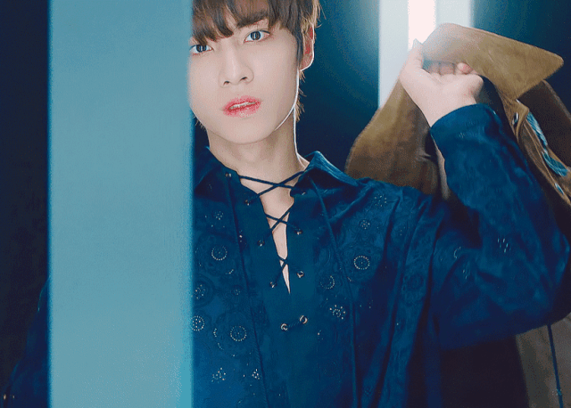 提问:哪个是肖俊哪个是钟铉?