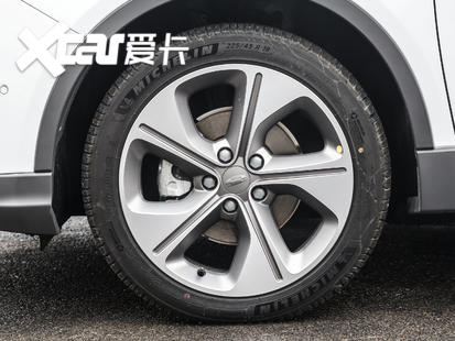 欧拉好猫对比几何C 复古和前卫都是时尚