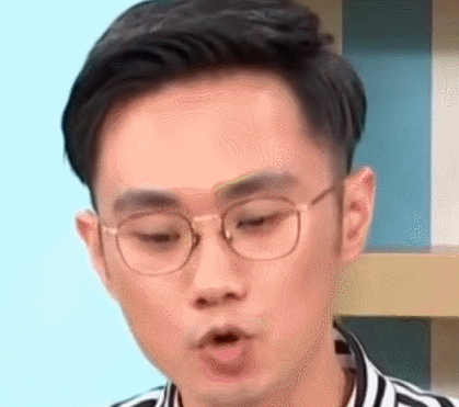 蔡沐霖强行黑大陆“水深火热”时的表情 （视频截图）