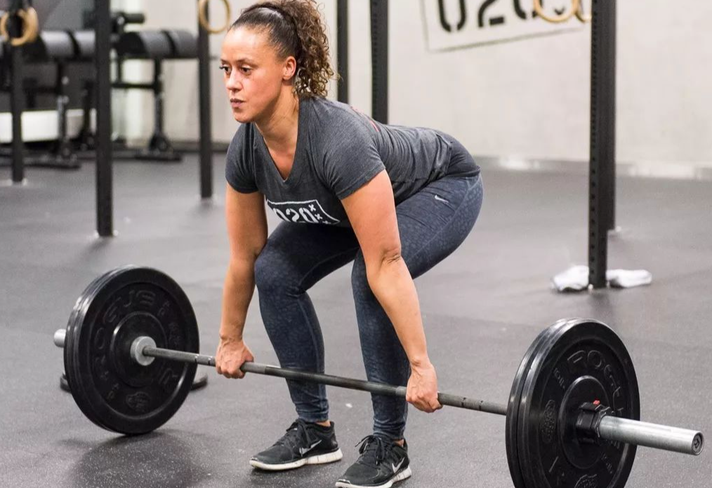 深蹲硬拉卧推,健身时要做么