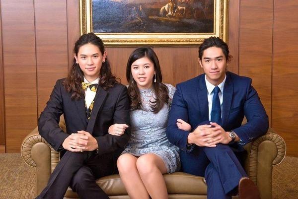 三料港姐吴婉芳嫁入豪门住8层豪宅全玻璃建成很耀眼