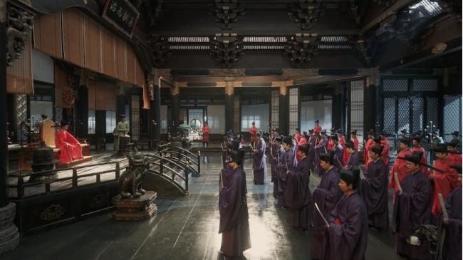 古代大臣从“坐”到“站”再到“跪”，其中的过程是如何演变的？