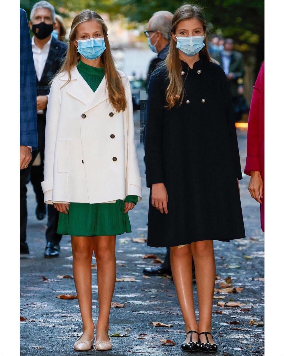 西班牙小公主才13岁身高已超170,姐姐妈妈穿高跟鞋都没她高