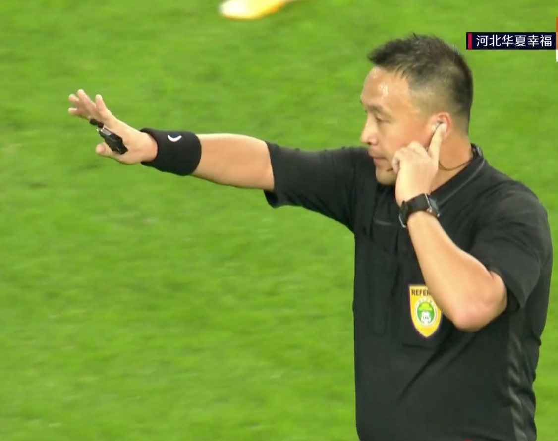 中超本土裁判又现奇葩判罚!恒大点球遭无视,20分钟后丢球