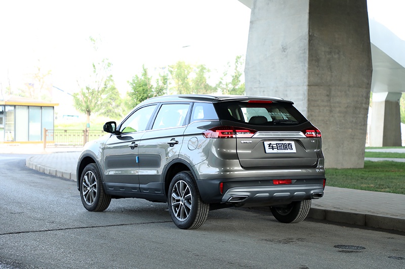 试吉利博越百万款:多项配置升级,轻松不止一点点!