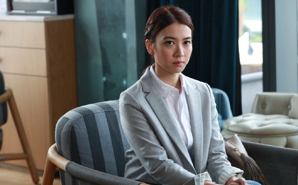 tvb花旦淡出幕前转行做律师,事业起步收入大减,与老公低调出巡|朱千雪