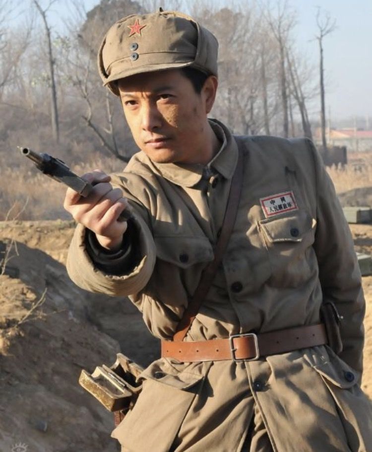 刚拍戏就是男一号当红时却销声匿迹多年现复出投身话剧