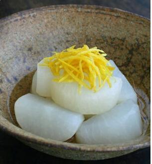 家常美食:日式柠香腌萝卜,红豆薏米糖水,肉末时蔬煎豆腐