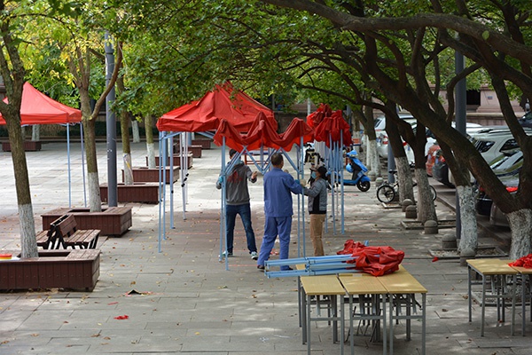 青岛全员检测采样今日12时前基本结束，18时出结果