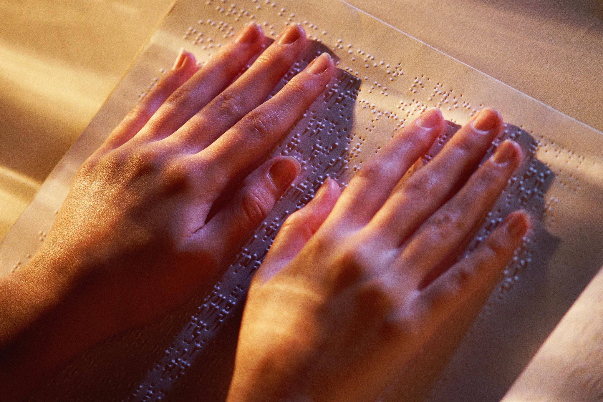 弄潮·暖评 | 无障碍电影,黑暗世界也有光影童话|黑暗世界|视障|盲人