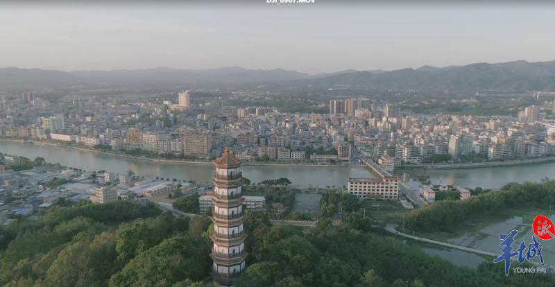 位于龙门县城塔山公园中的水西塔杜晓燕航拍