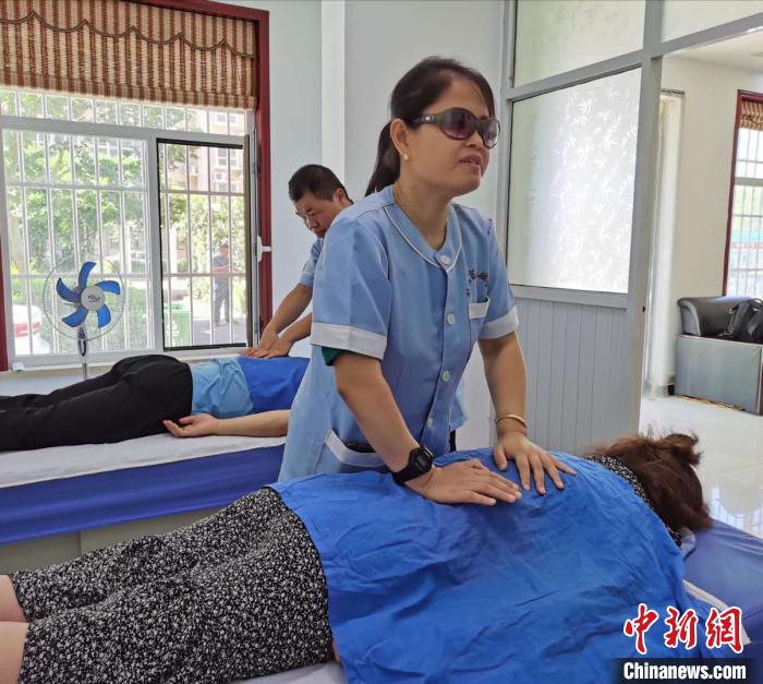 山西盲人按摩师免费教徒授艺10余年培养逾百名残疾人
