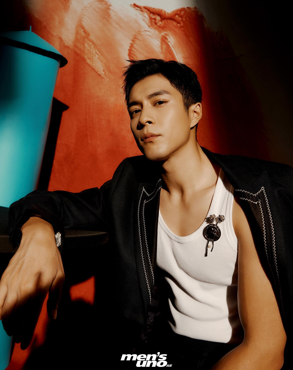 韩东君登杂志封面油画质感大片荷尔蒙气息尽显