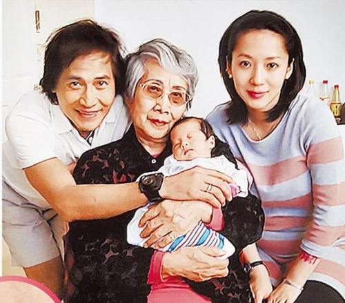 黄品源晒齐秦近照,60岁活力十足显年轻,娶小24岁娇妻惹人羡