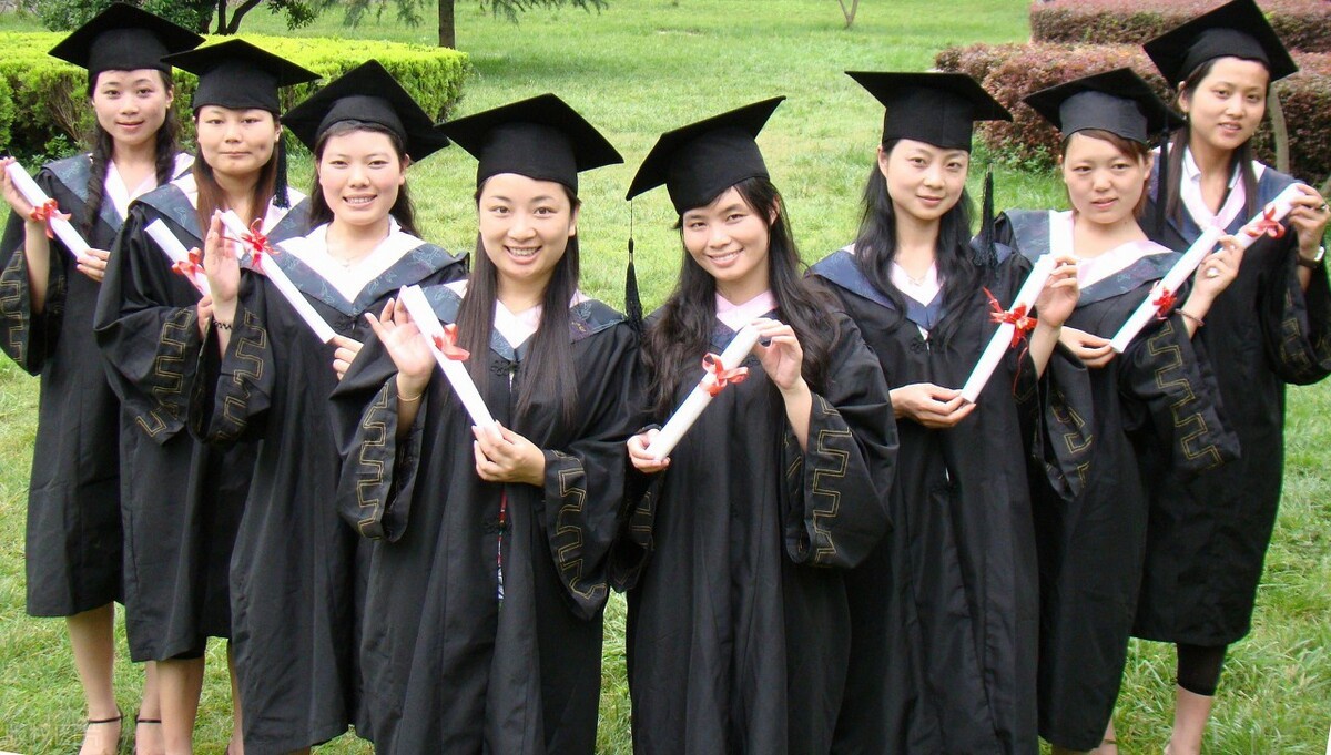 28岁毕业就成985大学教授、博导，没有留学经历！他凭什么？休闲区蓝鸢梦想 - Www.slyday.coM