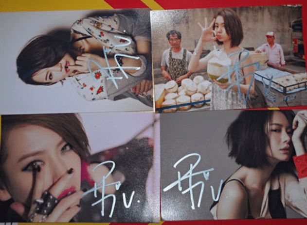 有种"偷懒"叫戚薇签名,27划签名时只用2划,但没人不认识