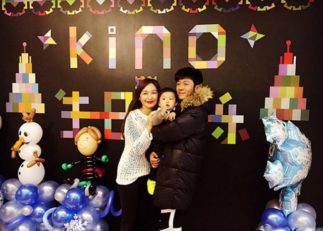 参观林申和杨雨辰的家,现在都什么年代了,他家还有一台留声机