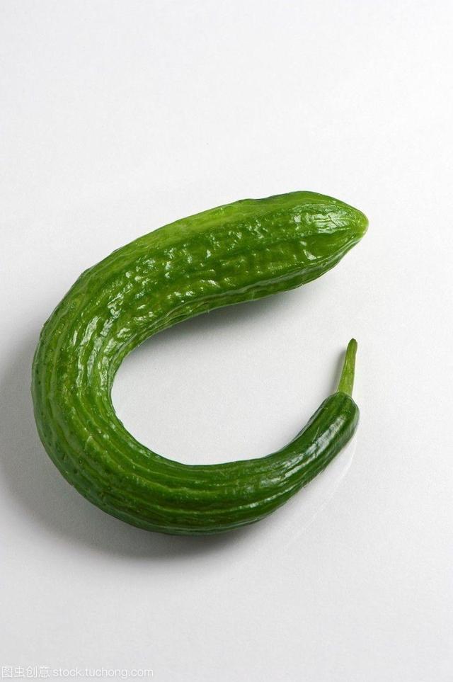 阳台种点"鲜黄瓜",越长越弯怎么办?教你几招变"直瓜"