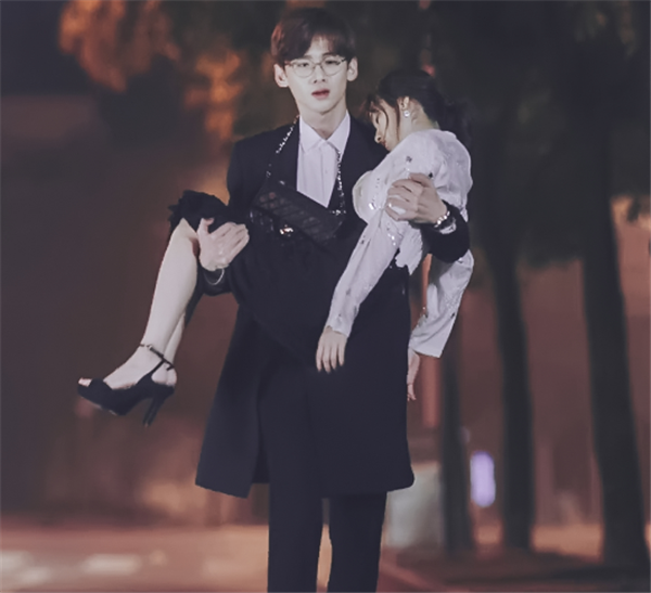 男明星的公主抱白敬亭霸总范儿鹿晗甜蜜看到沈腾难为你了