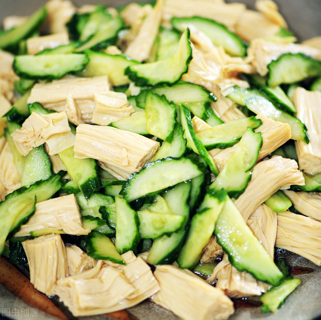 家常凉拌菜黄瓜凉拌腐竹清脆爽口香辣美味简单又下饭