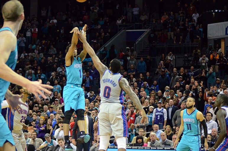 nba本赛季五大压哨绝杀:巴特勒罚球灭雄鹿,浓眉哥三分拯救湖人