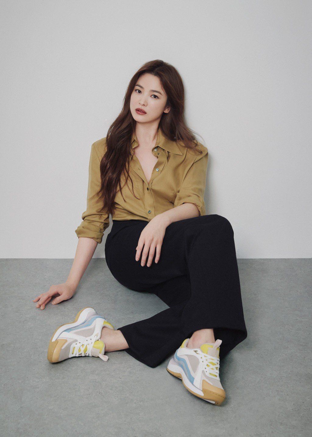 宋慧乔穿的衣服是真好看简约且有高级超有活力