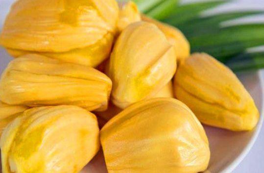 菠萝蜜是亚热带地区的一种水果,而且近几年我们内地有很多的老百姓都