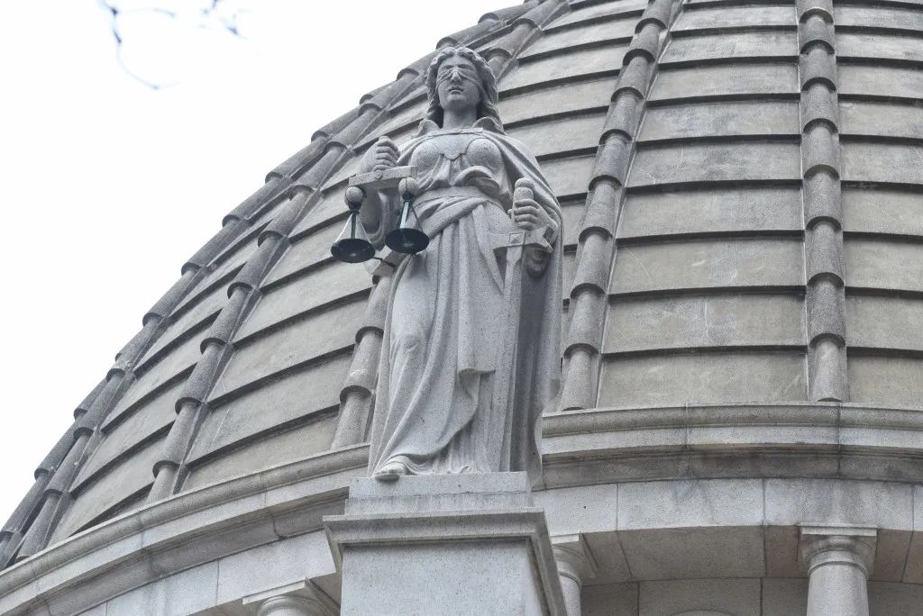 香港终审法院的正义女神像(资料图来源:港媒)