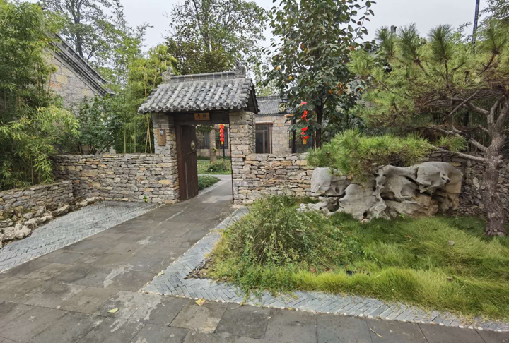 脱贫攻坚"文旅扶贫齐鲁行第三站来到了位于泗水县圣水峪镇的南仲都村