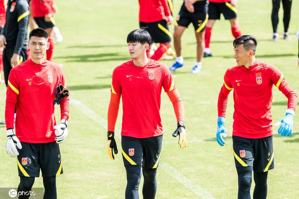 上海德比十大看点:上港欲连续4年双杀 申花望“杯赛”再逆袭休闲区蓝鸢梦想 - Www.slyday.coM 上海德比十大看点:上港欲连续4年双杀 申花望“杯赛”再逆袭休闲区蓝鸢梦想 - Www.slyday.coM