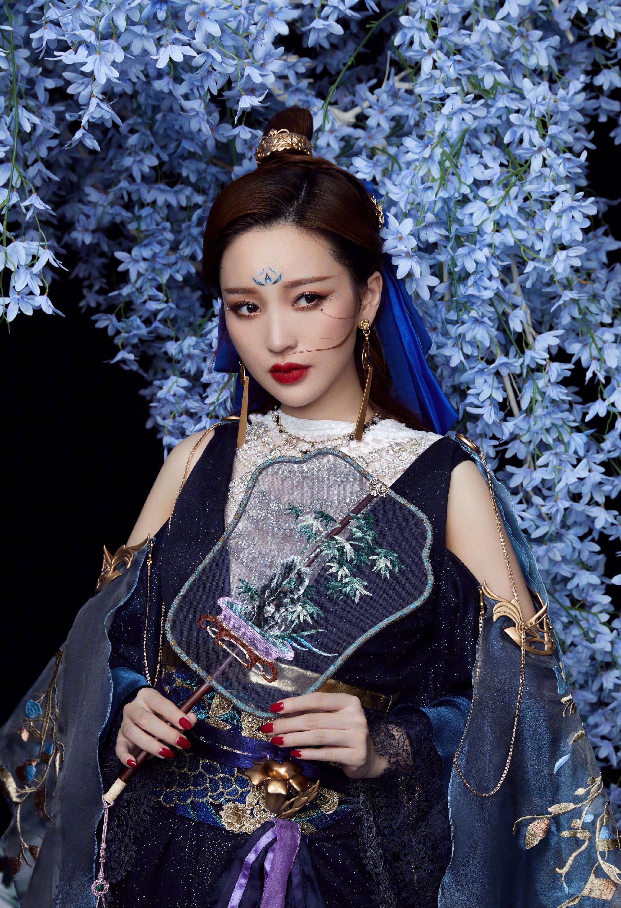 今恋情疑曝光,金莎白衣白裙如少女|金莎|恋情|古装_新浪新闻