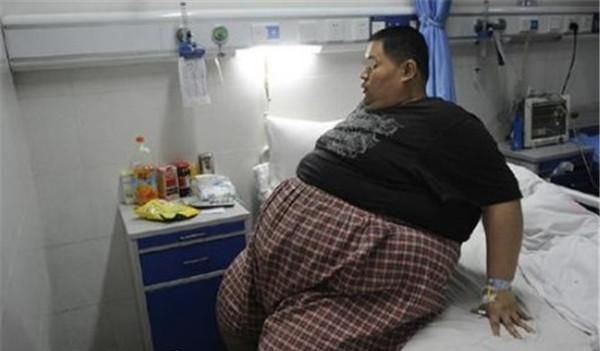 800斤小伙在睡梦中去世,死因却不是肥胖,母亲得知真相自责痛哭休闲区蓝鸢梦想 - Www.slyday.coM