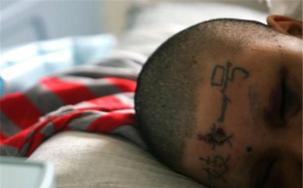 800斤小伙在睡梦中去世,死因却不是肥胖,母亲得知真相自责痛哭休闲区蓝鸢梦想 - Www.slyday.coM