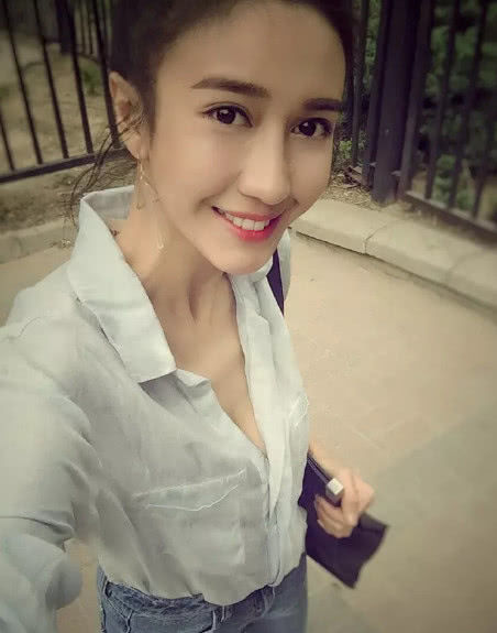 却在黄渤的电影中首秀,戏里戏外成焦点|杨凯迪|徐峥|黄渤_新浪新闻