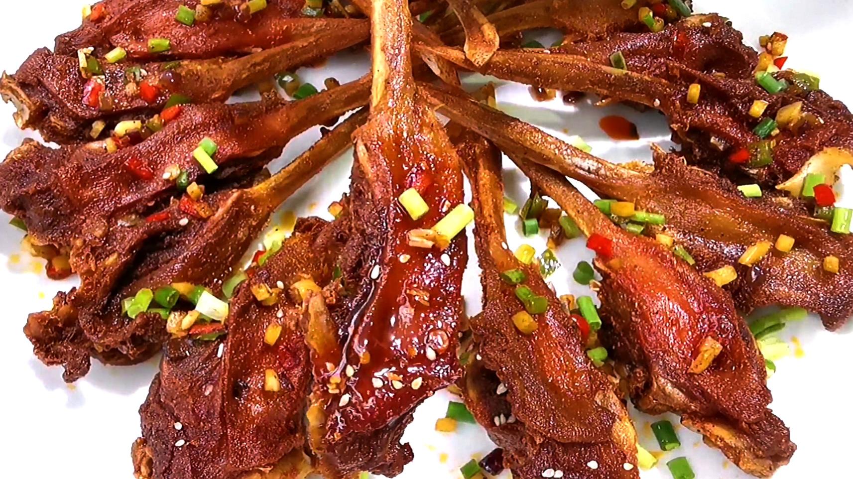 广西椒盐鸭下巴做法宵夜有它才香好吃到舔骨头停不下来