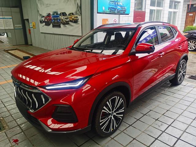 长安欧尚x5再次现身,"玛莎脸" 红色涂装很动感,配1.5t