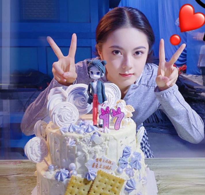 明星生日蛋糕肖战的很简单赵今麦的精致孟美岐与关晓彤一样