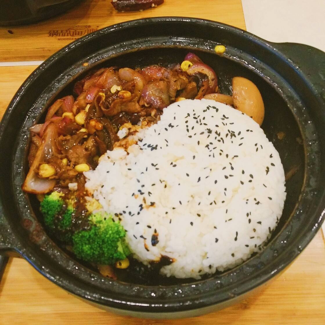 椒香嫩滑,好吃到舔盘的黑椒土豆肥牛饭,肉嫩香滑,美味好吃