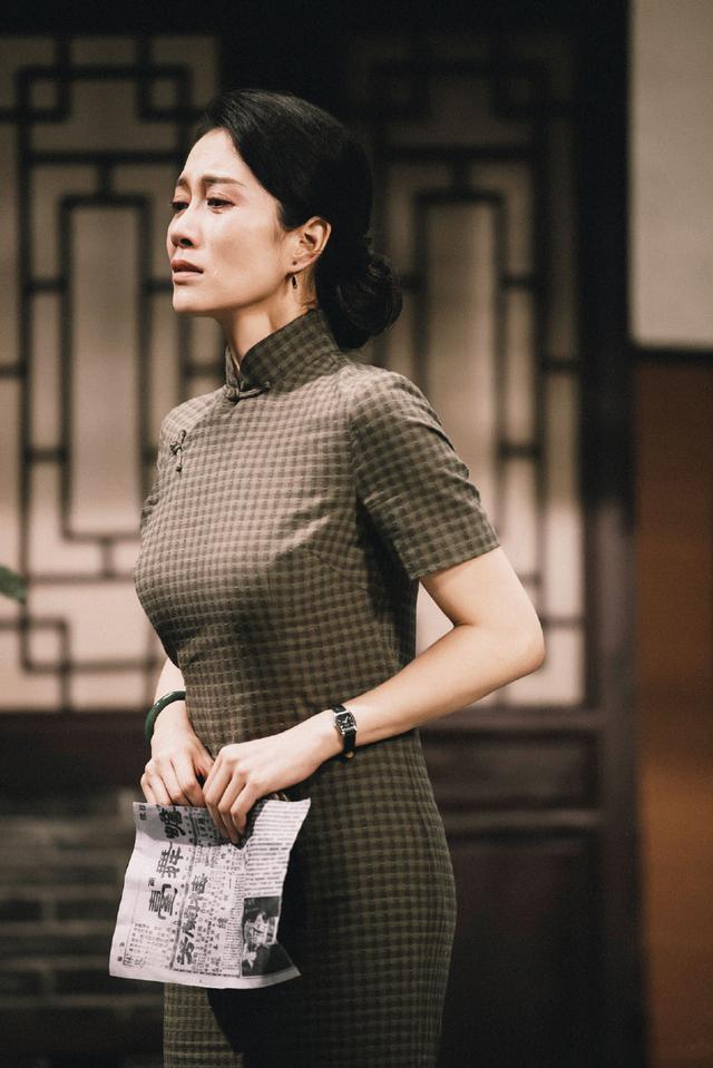 《演员》温峥嵘值得s卡,穿旗袍优雅又大气,42岁状态演技双在线