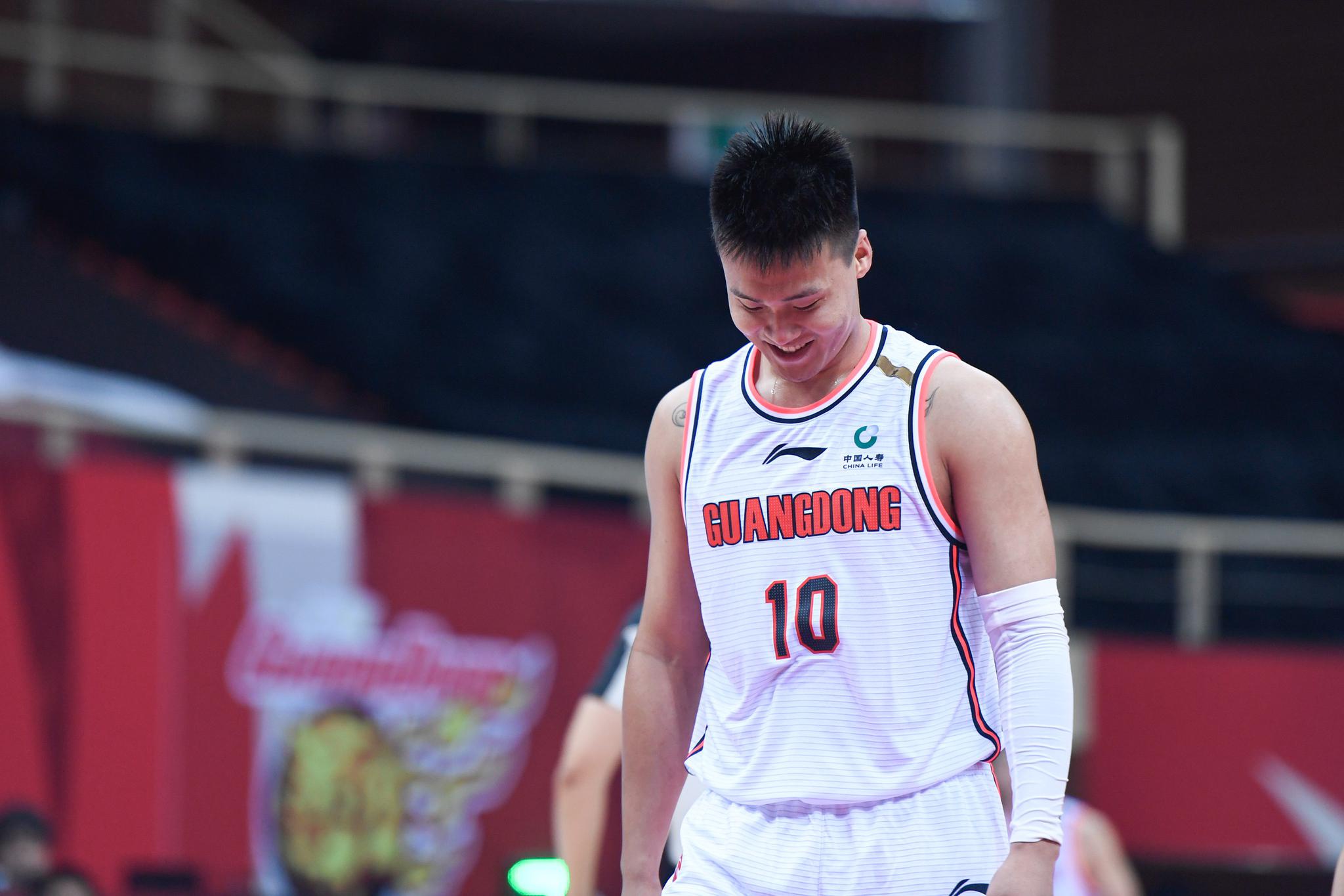 广东队球员赵睿在比赛中.新华社记者黄宗治摄