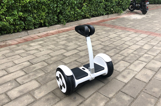 30公里续航自动大灯360平衡车p1开箱体验