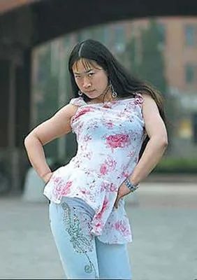 43岁的芙蓉姐姐已是资产过亿的单亲妈妈了啊